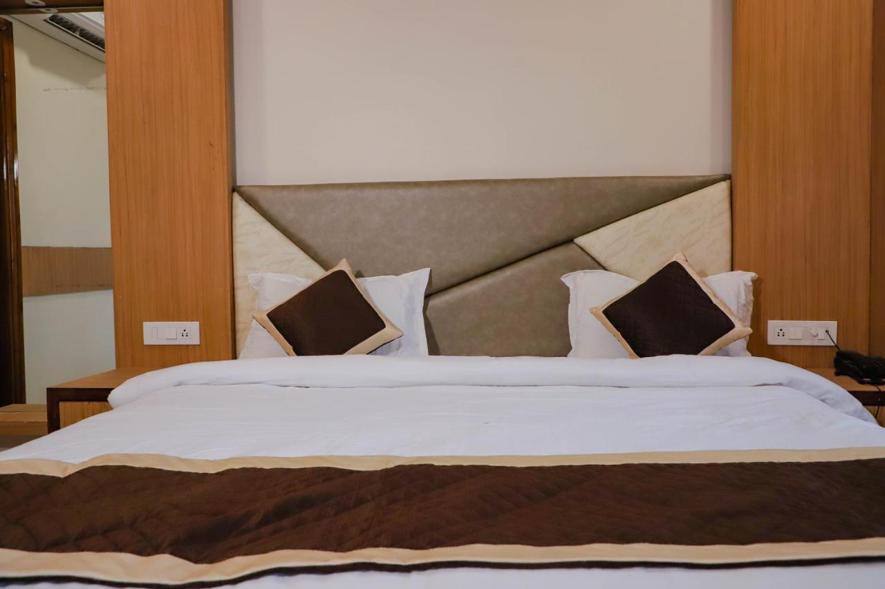 Komal Inn بوشكار المظهر الخارجي الصورة